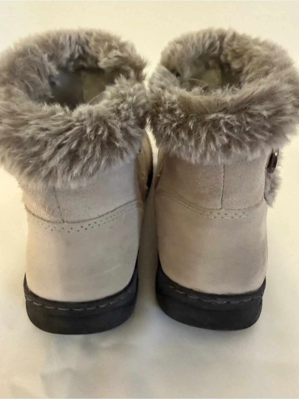 Khombu Taupe Faux Fur Suede Ankle Boots by Khombu. Size 8